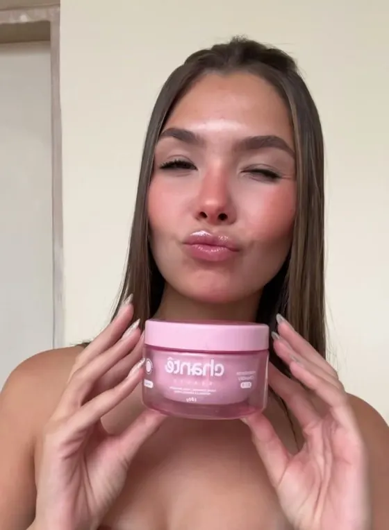 Criadora usando o Chantê